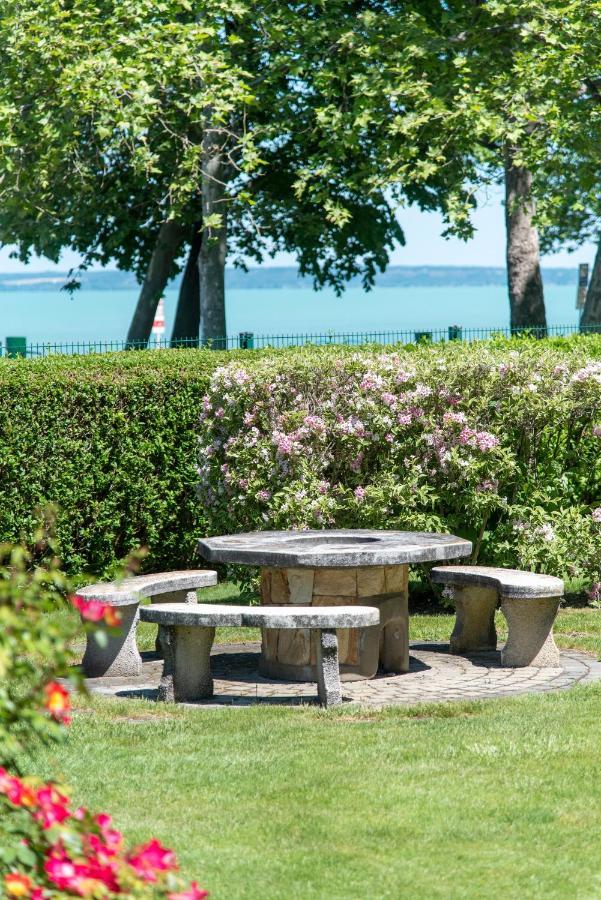 Balaton Lakeside Residence Siófok Buitenkant foto