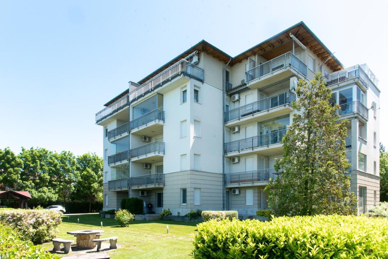 Balaton Lakeside Residence Siófok Buitenkant foto
